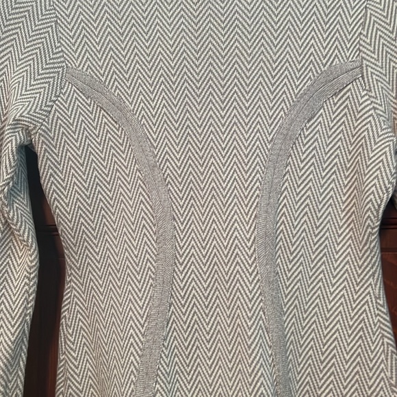 Knit jacket. - Picture 4 of 6